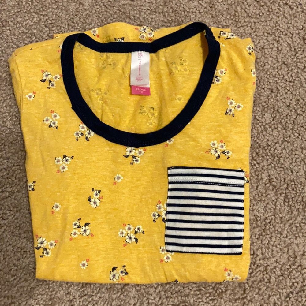 u-neck yellow shirt with pocket